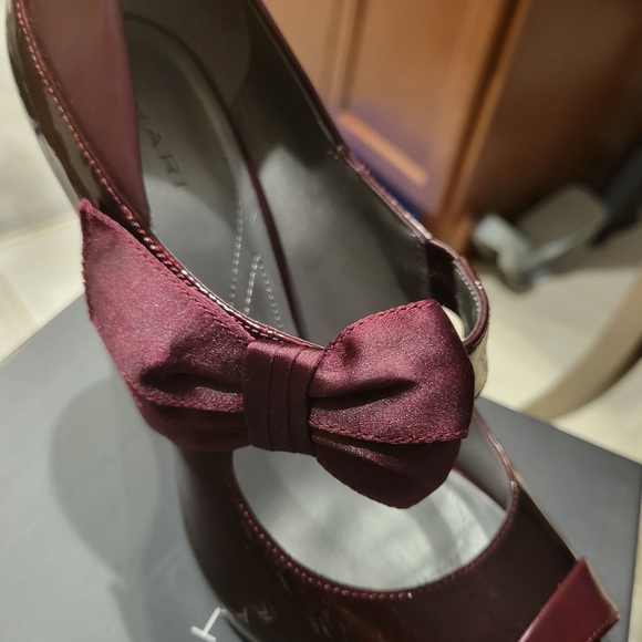 Tahari Dressy Polly Prune Color 4 inch heels 👠 in sz 8.5 - Picture 3 of 7